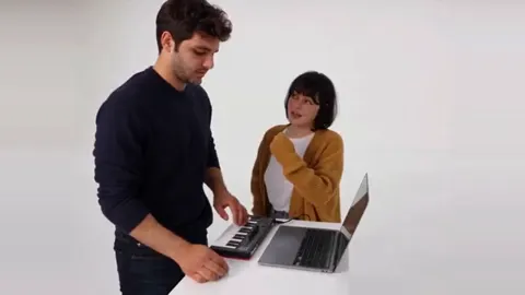 Alors On Danse AI video, part 3: Full hype