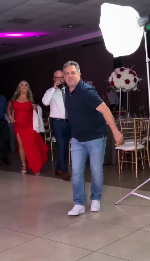 فيديو Bby Wow AI، الجزء 1: رقصة الدخول