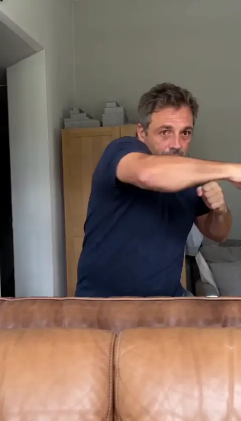 Boxing AI videosu, bölüm 1: Yumruk yağmuru