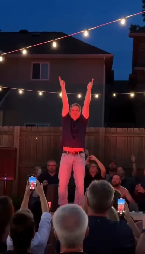 Cheba Man AI video, part 2: Both arms straight up