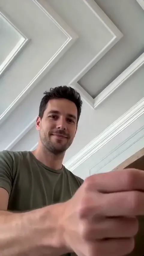 Clapping Cat AI video, part 1: You hold out a treat