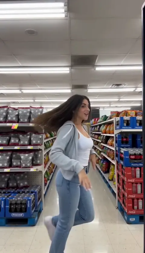 I Feel Like Nicole AI video, part 3: A spin in the aisle