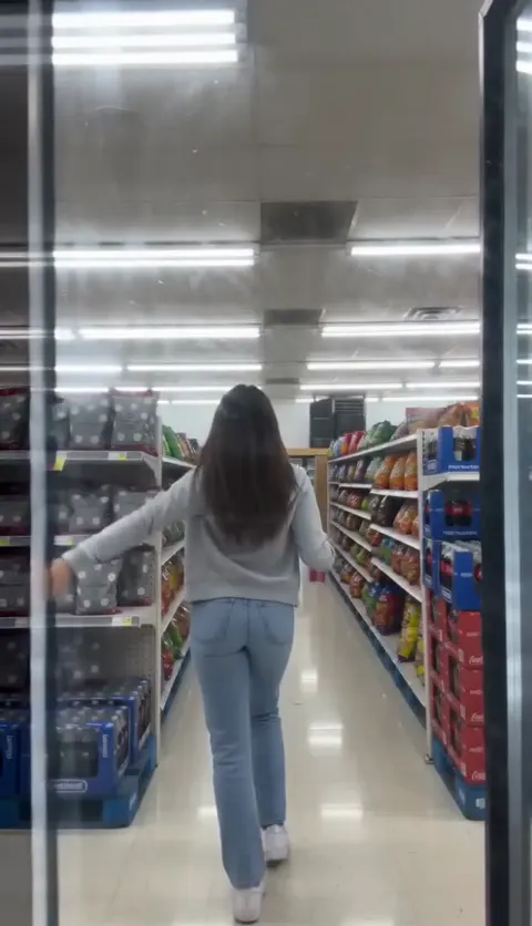 I Feel Like Nicole AI video, part 5: Strut off as it shuts