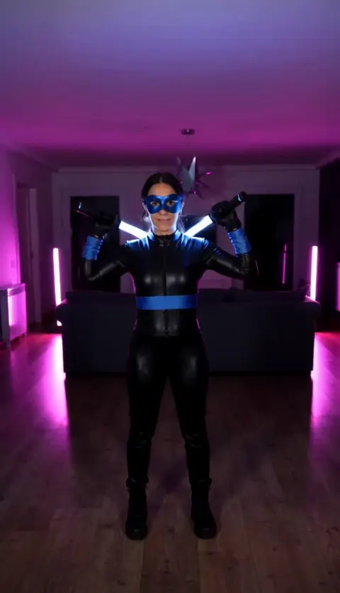 Video Nightwing AI, phần 3: Bộ đồ