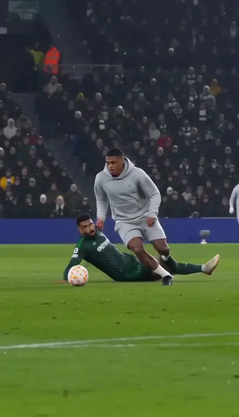 Ozil Goal AI video, part 3: Take the bounce